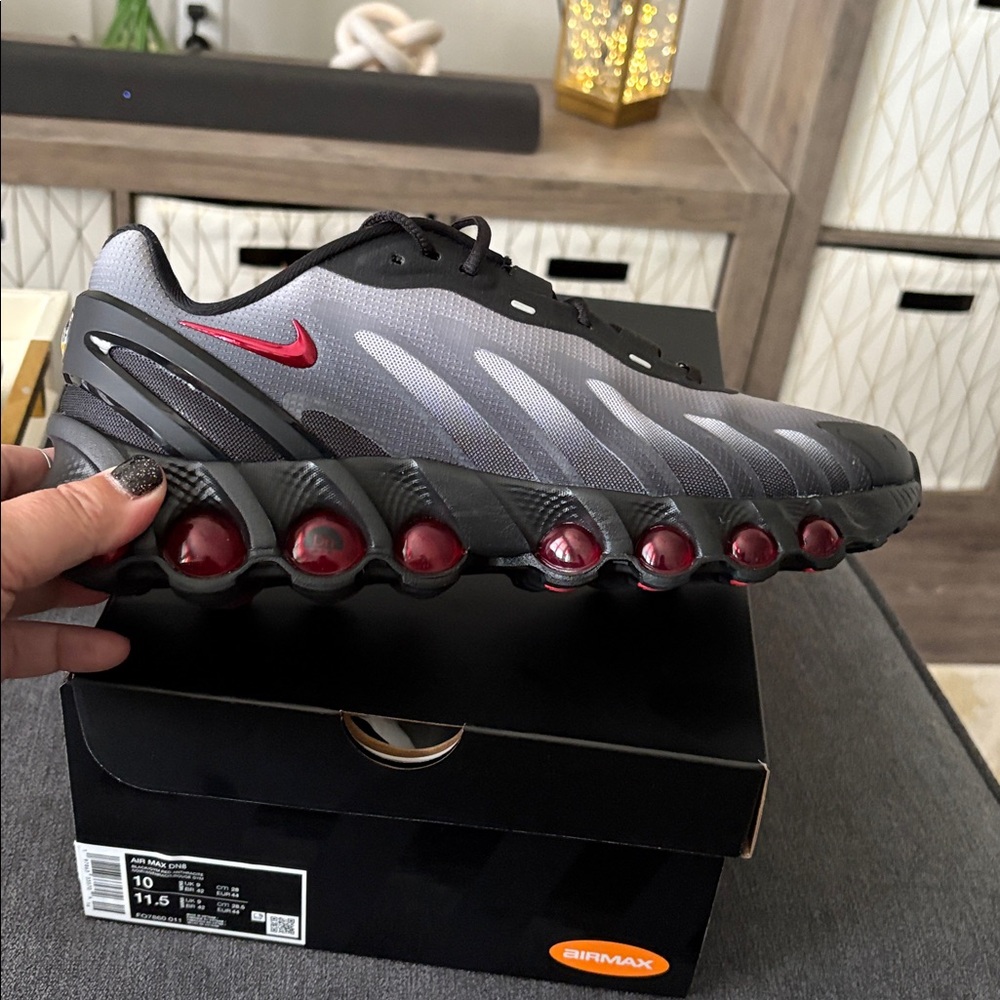 Brand new. Nike Air Max Black with Red Accents size 10 men’s. - Picture 4 of 8